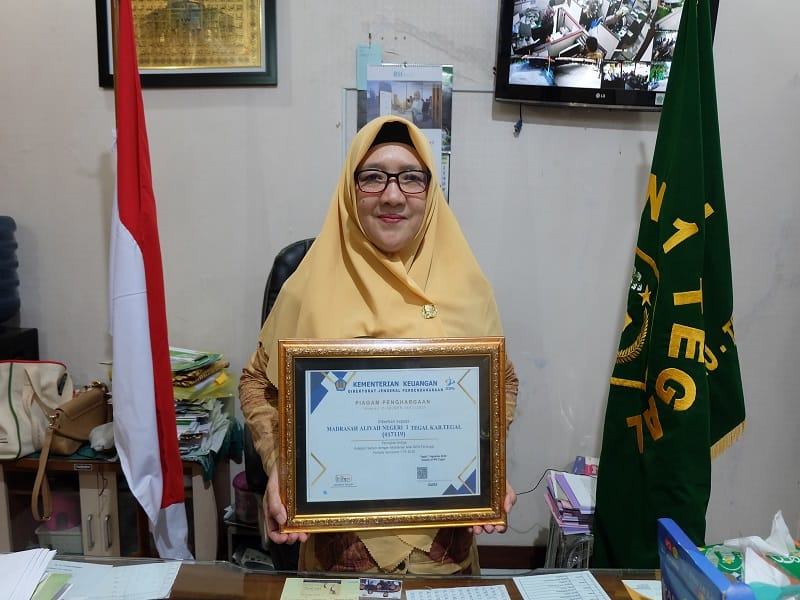 MAN 1 Tegal Raih Peringkat Ketiga Kategori Satker dengan Akselerasi Nilai IKPA Tertinggi Periode Semester I TA 2025