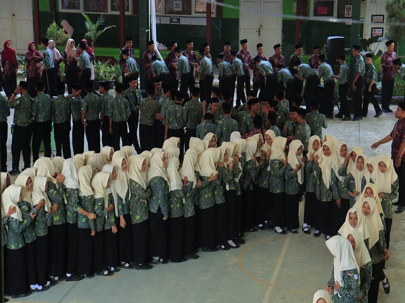 Hari Pertama Masuk Setelah Lebaran, MAN 1 Tegal Adakan Halalbihalal