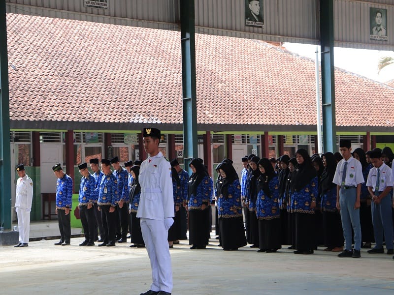 MAN 1 Tegal Laksanakan Apel Upacara Hari Pahlawan dengan Khidmat