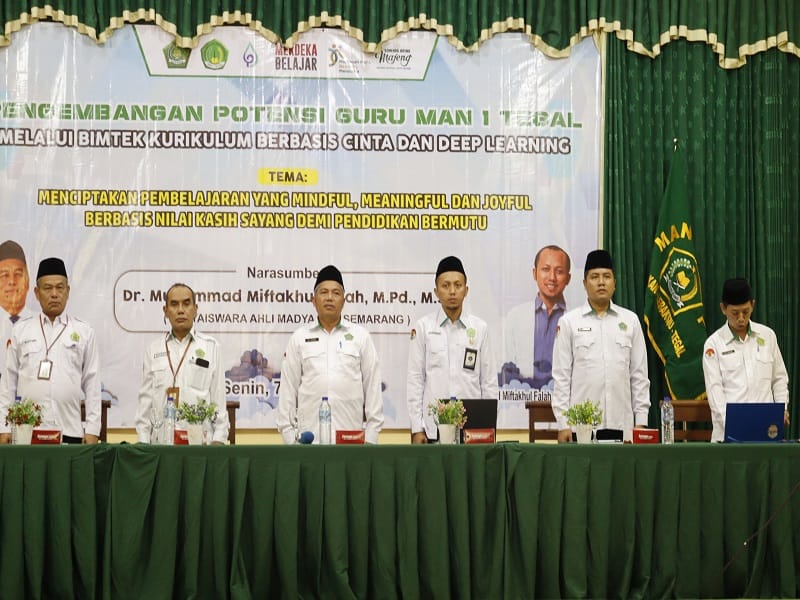 Kembangkan Potensi Guru, MAN 1 Tegal Gelar Bimtek Kurikulum Berbasis Cinta dan Deep Learning