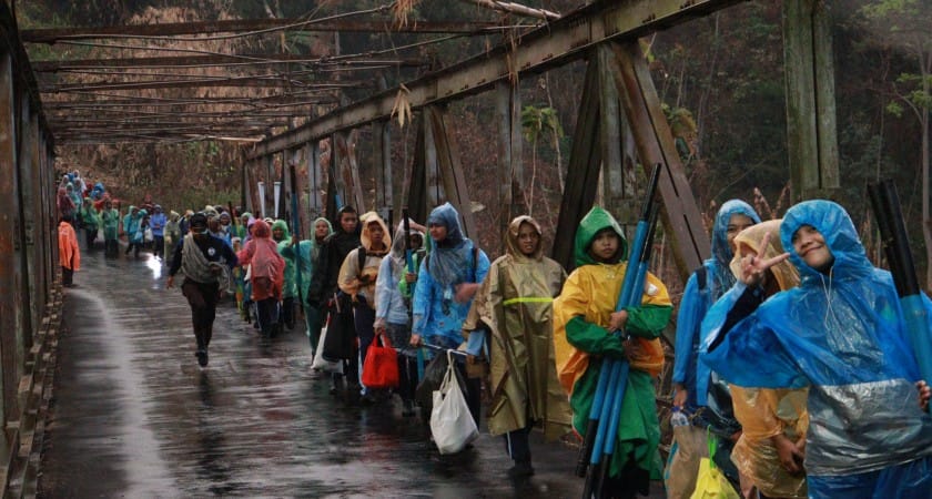 Antusias Ikuti Pelantikan Laksana, Pramuka MAN 1 Tegal Jalan Kaki 12 km
