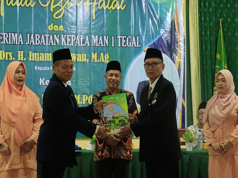MAN 1 Tegal Gelar Serah Terima dan Pisah Sambut Jabatan Kepala Madrasah
