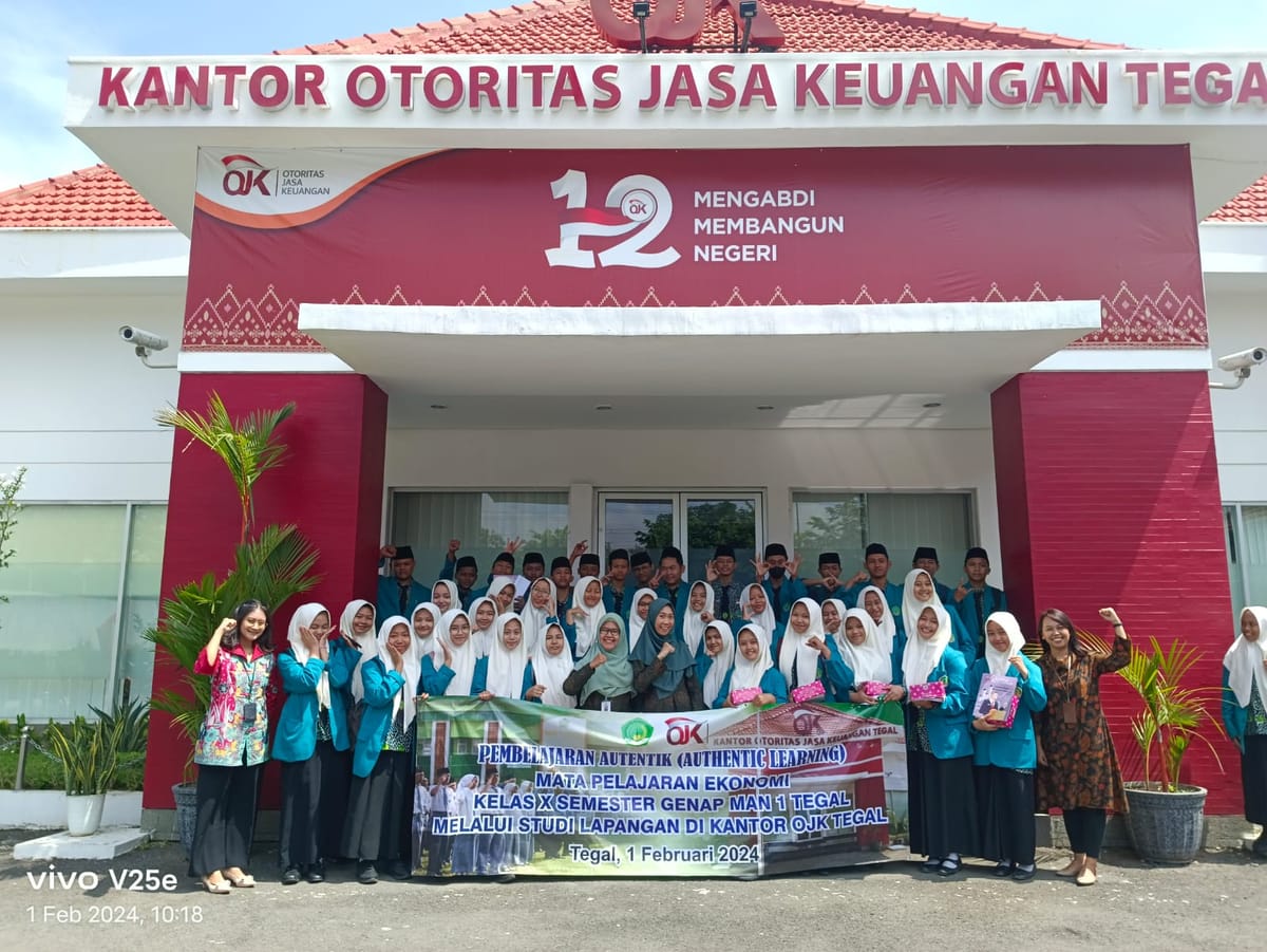 Terapkan Pembelajaran Autentik Mapel Ekonomi, Siswa MAN 1 Tegal Studi Lapangan di Kantor OJK Tegal