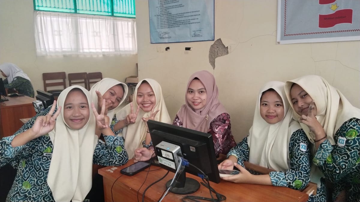 Persiapkan SNBP, Siswa Kelas XII MAN 1 Tegal Laksanakan Pembuatan Akun SNPMB 2025