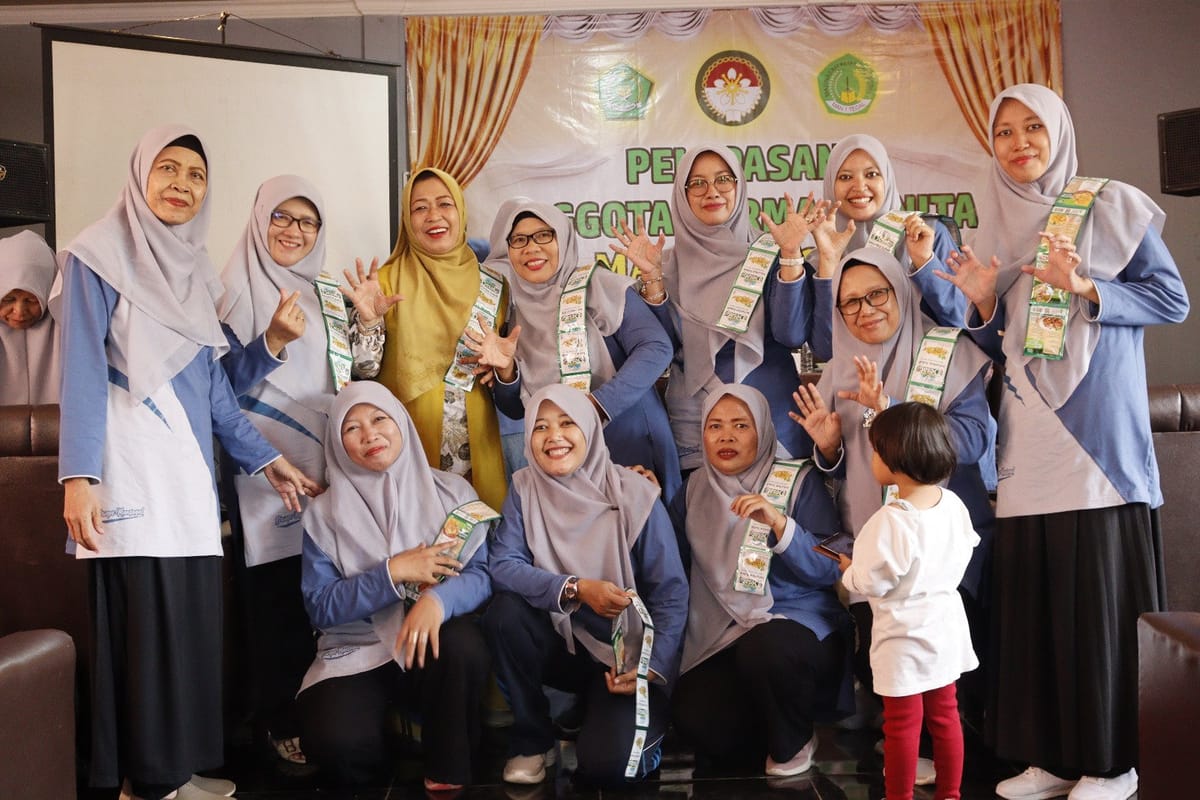 MAN 1 Tegal Gelar Perpisahan untuk Dua Anggota Dharma Wanita: Penuh Tawa, Kebahagian dan Apresiasi