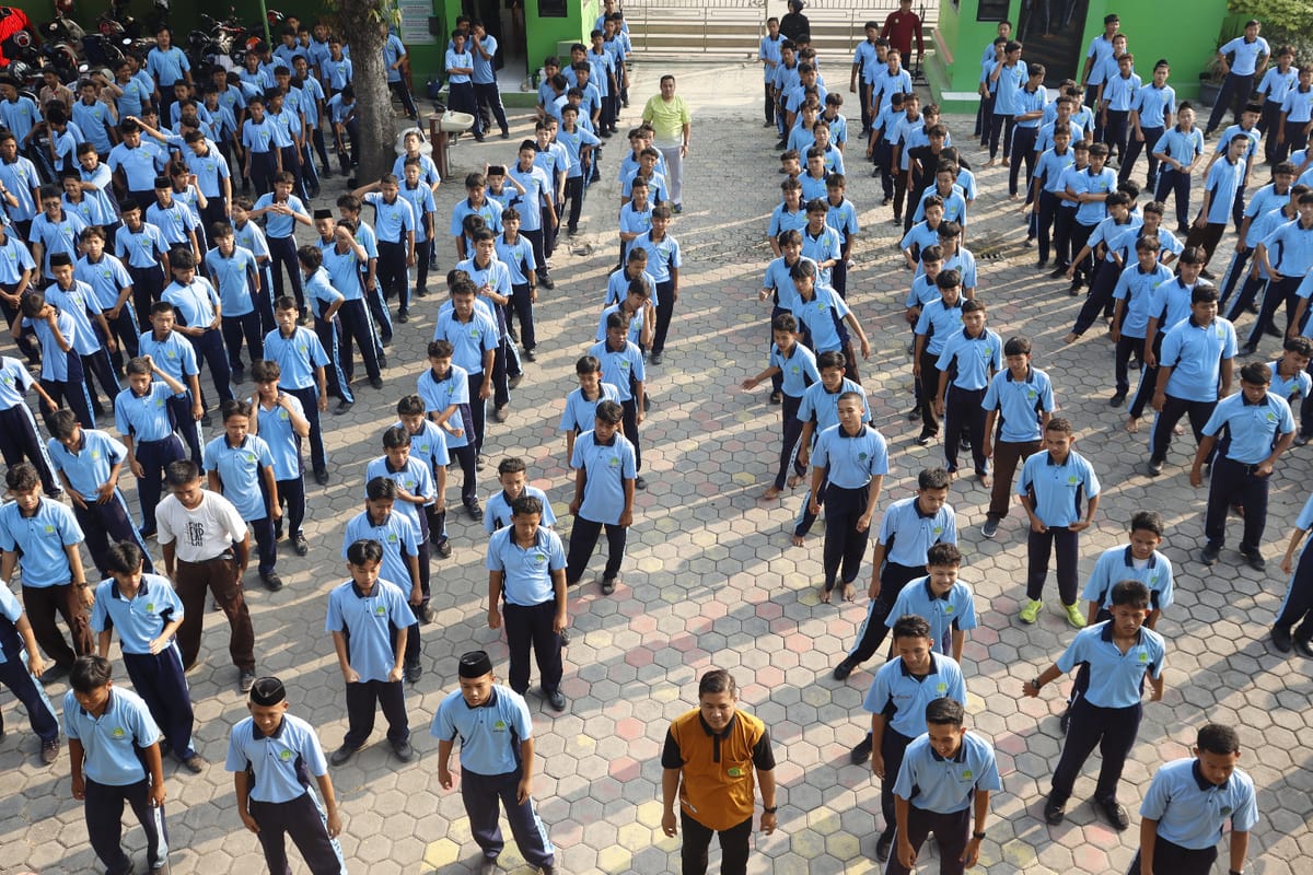 Peringati Hari Anak Nasional, MAN 1 Tegal adakan Senam Bersama