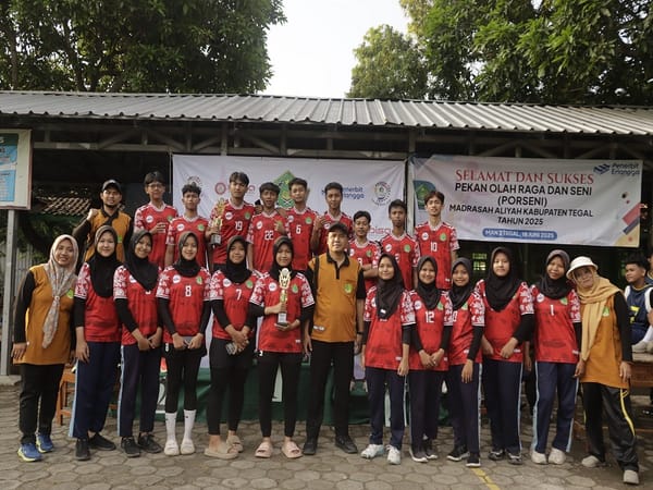 Raih Emas di PORSENI 2025, Tim Bola Voli Putra dan Putri MAN 1 Tegal Dapat Perlawanan Sengit