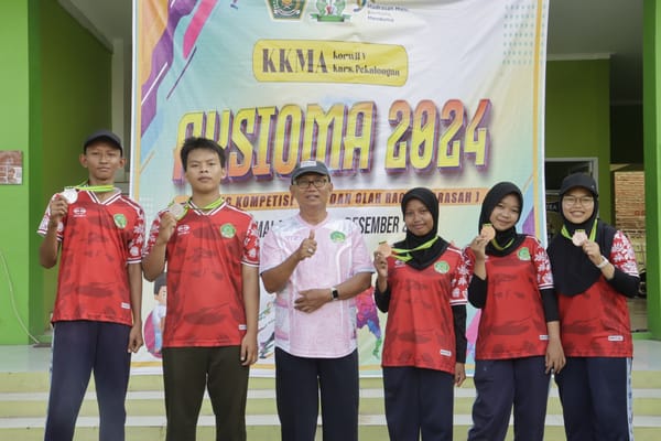 Turunkan Skuad Terbaik, Tim Tenis Meja MAN 1 Tegal Raih 1 Perak dan 2 Perunggu di Semarak AKSIOMA 2024