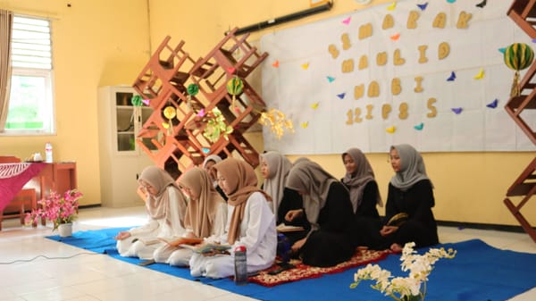 Momentum Meneladani Sifat Rosul, MAN 1 Tegal adakan Peringatan Maulid Nabi Muhammad SAW