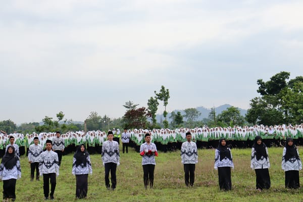 Peringati HUT PGRI ke-78 dan Hari Guru Nasional, MAN 1 Tegal Adakan Upacara
