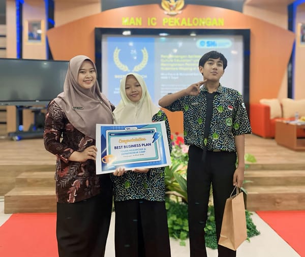 Tim Riset MAN 1 Tegal Terplih Menjadi Best Proposal Bidang Soshum dalam Young Researchers Camp 2024 MAN Se-Karisidenan Pekalongan