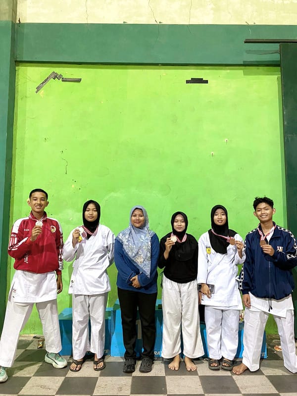Kontingen Karate MAN 1 Tegal Sabet 2 perak dan 3 perunggu di Kejuaraan Karate Pelajar Piala Kepala Dinas Porapar 2024