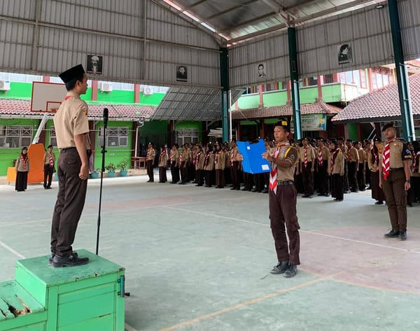 Pramuka MAN 1 Tegal Laksanakan Kegiatan Pengambilan Badge Ambalan