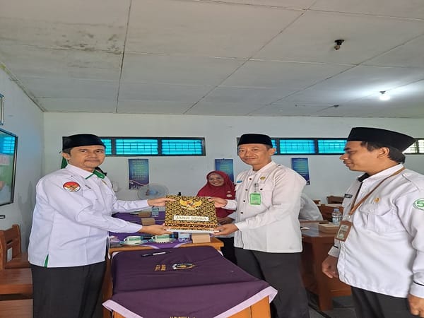 Pegawai MAN 1 Tegal, Laksanakan Sertijab sebagai Kepala TU MTs N 4 Tegal