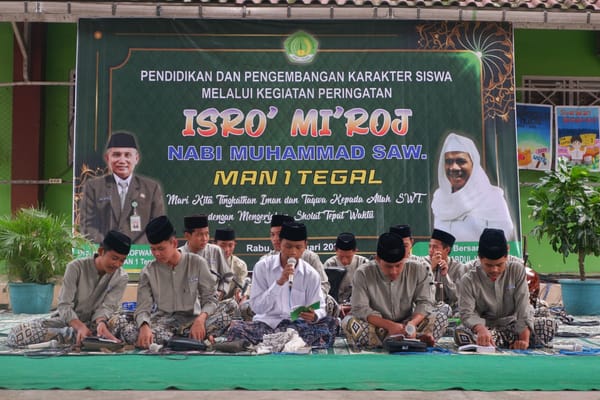 MAN 1 Tegal Helat Peringatan Isra Miraj Nabi Muhammad SAW dengan Khidmat