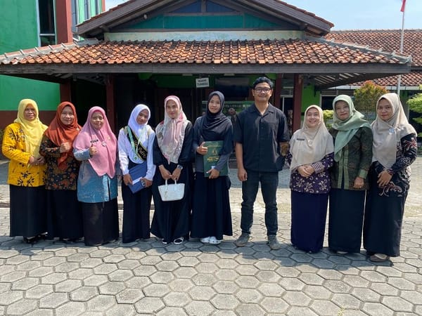 MAN 1 Tegal Klarifikasi Isu Viral Siswi dan Baju Renang: Tegaskan Komitmen Pendidikan Berbasis Akhlak dan Kedisiplinan